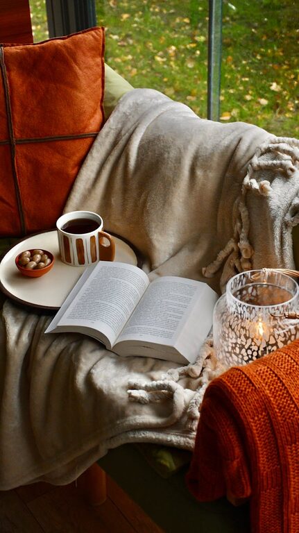 How to Create a Cosy Reading Nook in Your Home for All Seasons